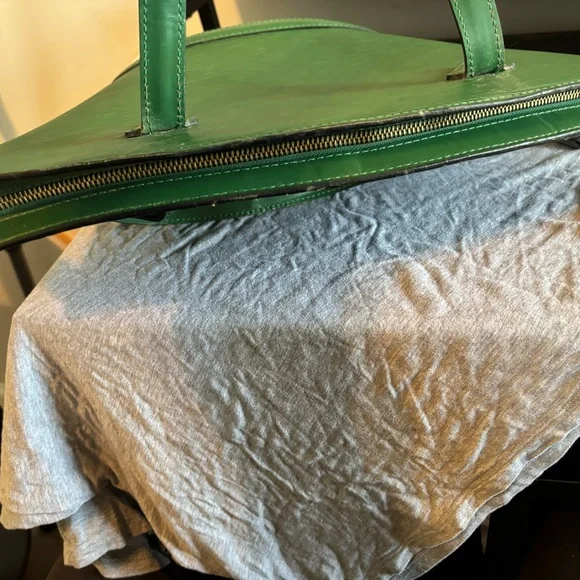 Louis Vuitton Saint Jacques PM – Borneo Green Epi Leather - Picture 5 of 10